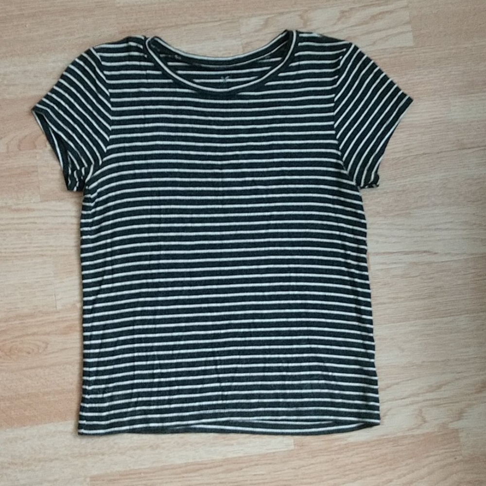 American Eagle crop top